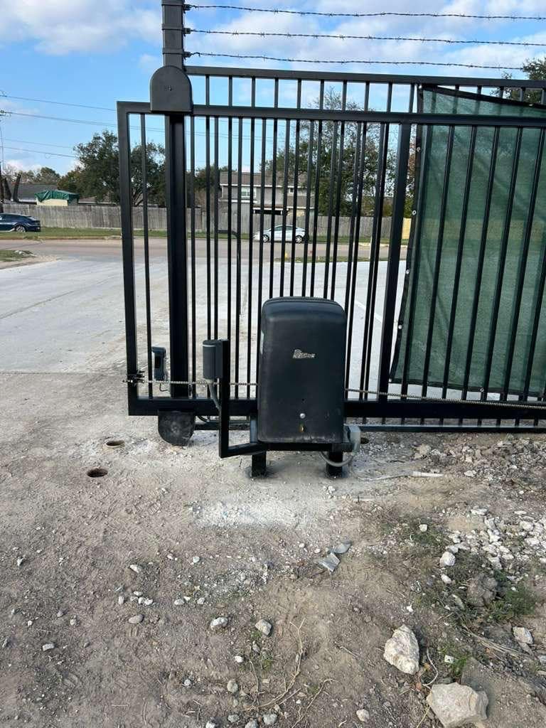 Sugar Land Gate and Fencing project image 4